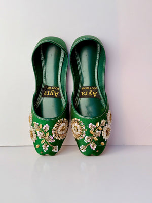 GULZAAR – Emerald Khussa with Gold-White Floral Embroidery and Regal Beadwork