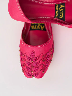 NAZAKAT – Fuchsia Royale Khussa with Delicate Embroidery and Regal Bloom Accents