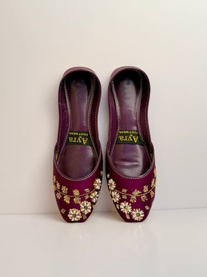 GULBAHAAR – Royale Violet Khussa with Soft Gold & Pearl Detailing
