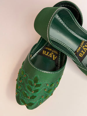 NAZAKAT – Forest Green Elegance Khussa with Olive-Toned Embroidery & Subtle Gold Accents